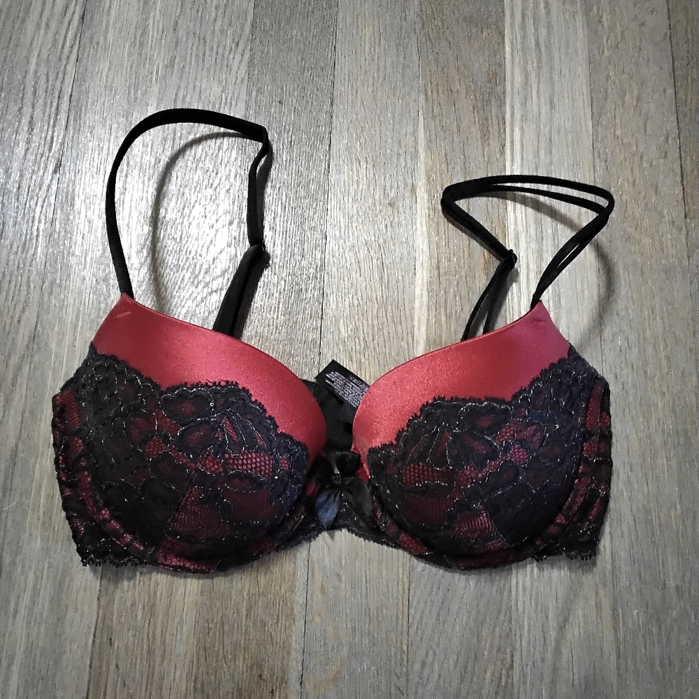 Victoria's secret very sexy lined demi pushup 32DD